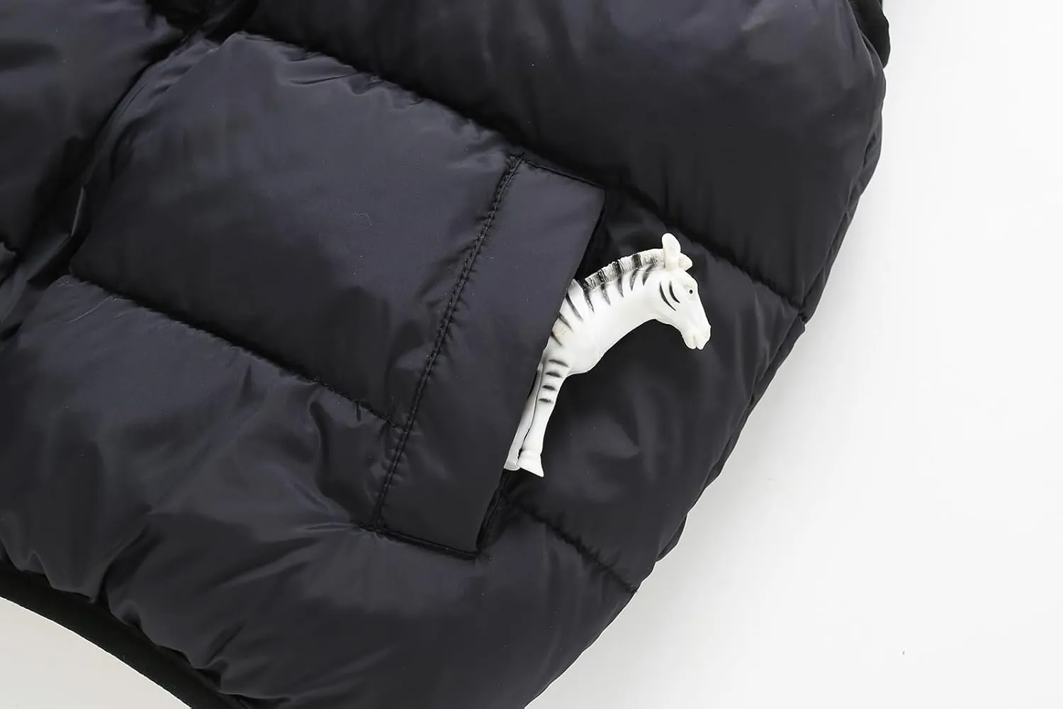AMIYAN Toddler Winter Puffer Vest Boys Hooded Sleeveless Jacket Lightweight Warm Down Coat with Pocket for Kids 1-7 Years